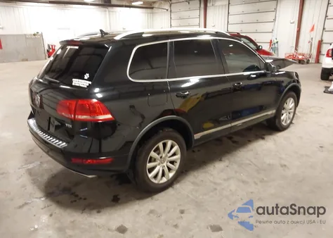 2011 Volkswagen Touareg Tdi Sport z USA, uszkodzony, nr VIN WVGFK9BP4BD005437